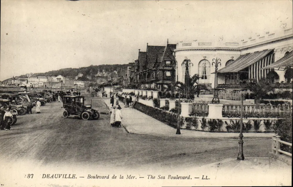 Deauville — Boulevard de la Mer — LL. - Frente