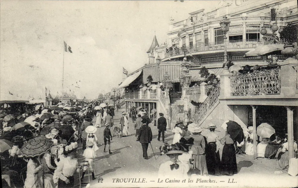 Trouville — El Casino y las Planches — LL. - Anverso