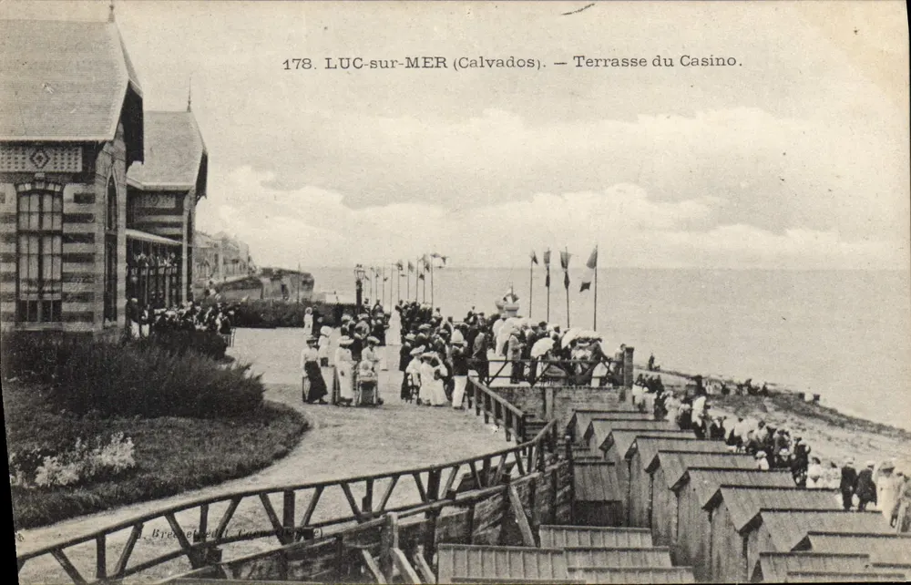 Luc-sur-Mer (Calvados) — Terrasse des Casinos — J. Brescet (Lamer, Frankreich) n°178 - Vorderseite