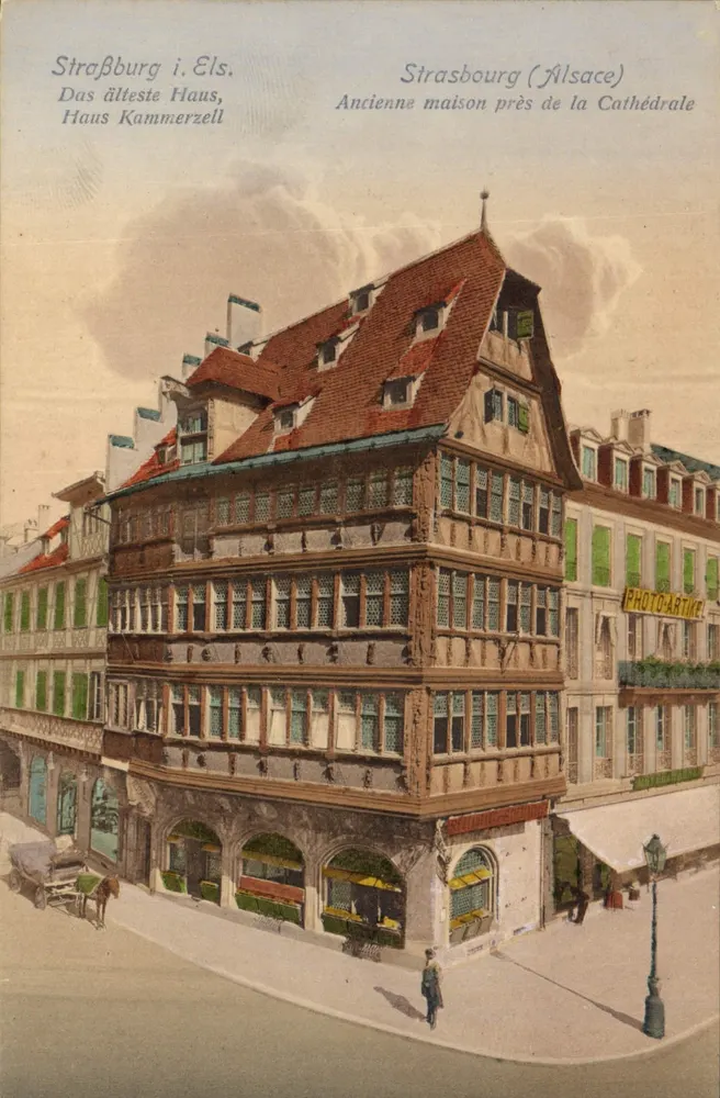 Straßburg (Elsass) — Altes Haus in der Nähe der Kathedrale — PHOTOARTICE - Vorderseite