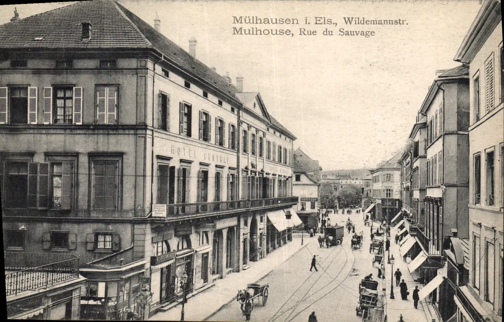 Mulhouse, Rue du Sauvage — vista do Hotel Central — editor CPADeCollection - Frente