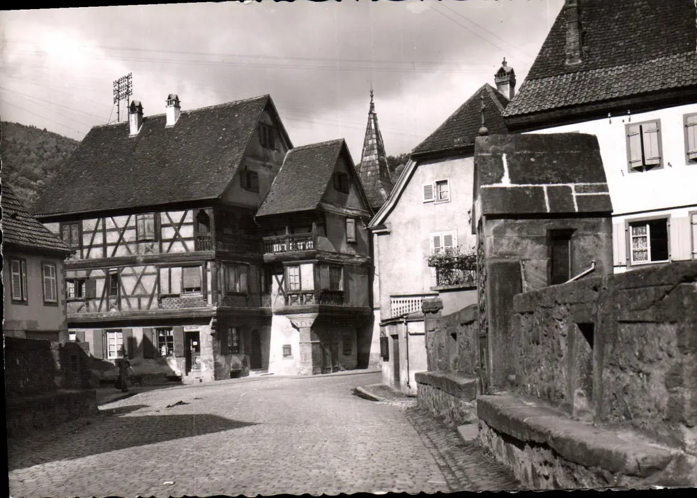 Kayserberg (Haut-Rhin) — Der befestigte Brücke der alten Schmiede (15. Jh.) — Photo Jean-Frd. KUYSERBERG - Vorderseite
