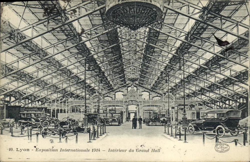Lyon - Internationale Ausstellung 1914 - Innenraum des Großen Saals — Offizielle Ausgabe n°40 - Vorderseite