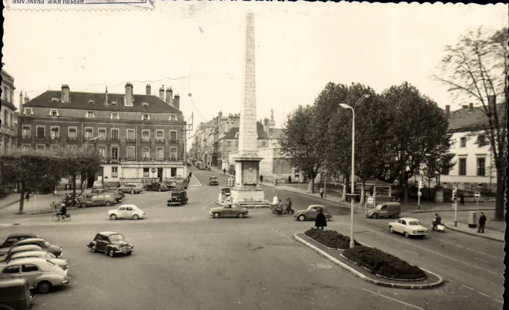 Chalon-sur-Saône — Praça do Obelisco — Editor Vatricedès - Frente
