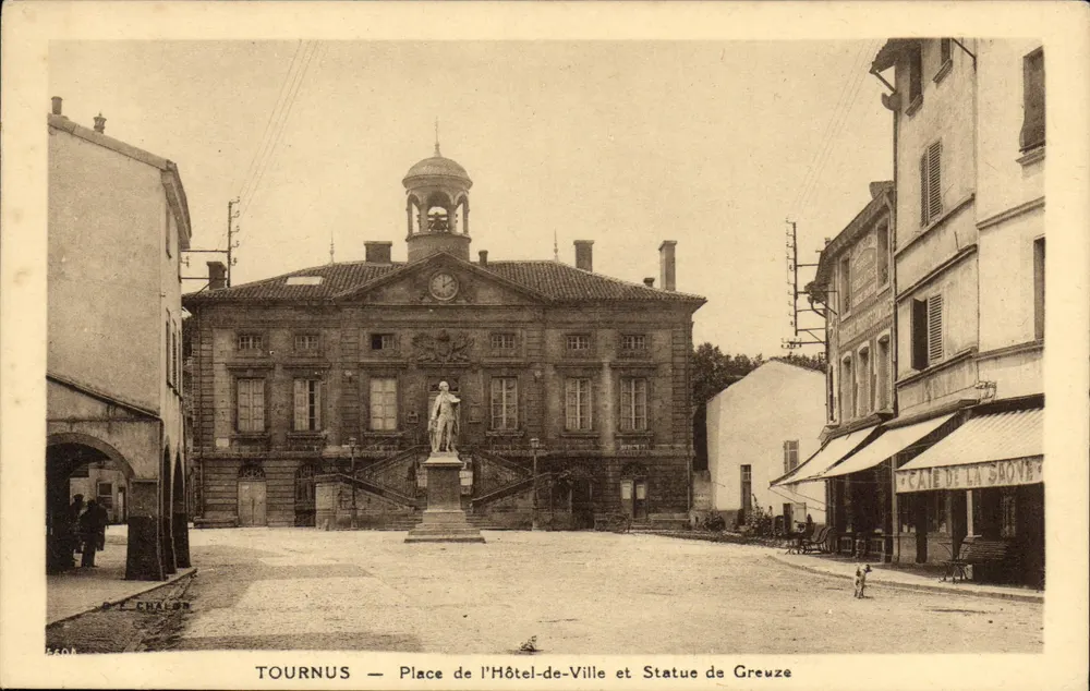 Tournus — Place de l'Hôtel-de-Ville und Statue von Greuze - Vorderseite