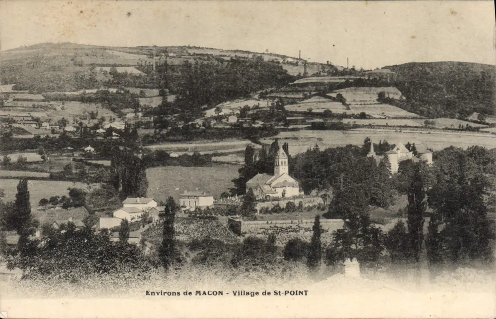 Arredores de MACON - Aldeia de ST-POINT — vista da aldeia com igreja e paisagem - Frente
