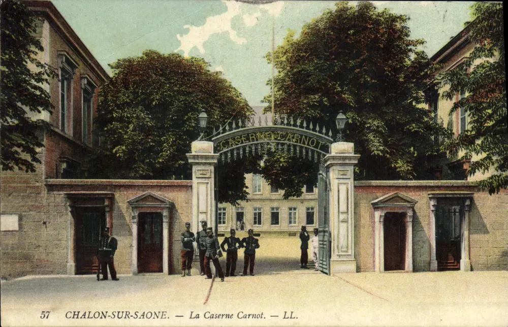 Chalon-sur-Saône — A Caserna Carnot — LL. n°57 - Frente