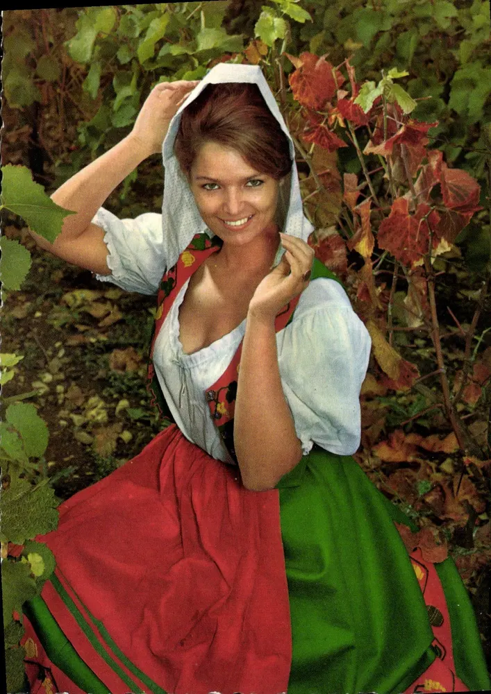 Vendangeuse à la coiffe — scène de vendange dans un vignoble — Photo R. MOISY, n° 7 - Vorderseite