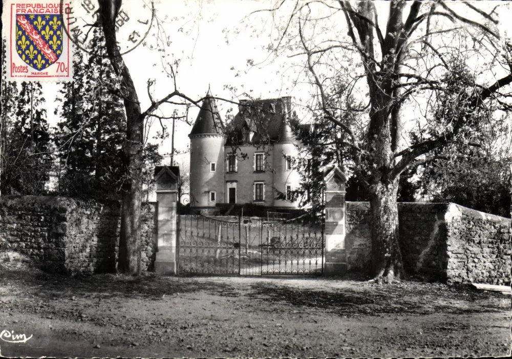 Château des Crays — vue du château avec grille et mur d'enceinte — éditeur COMBIBIER IMP. MACON - Vorderseite