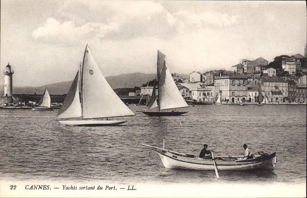 CANNES — Yachts saindo do Porto — LL. n°22 - Frente