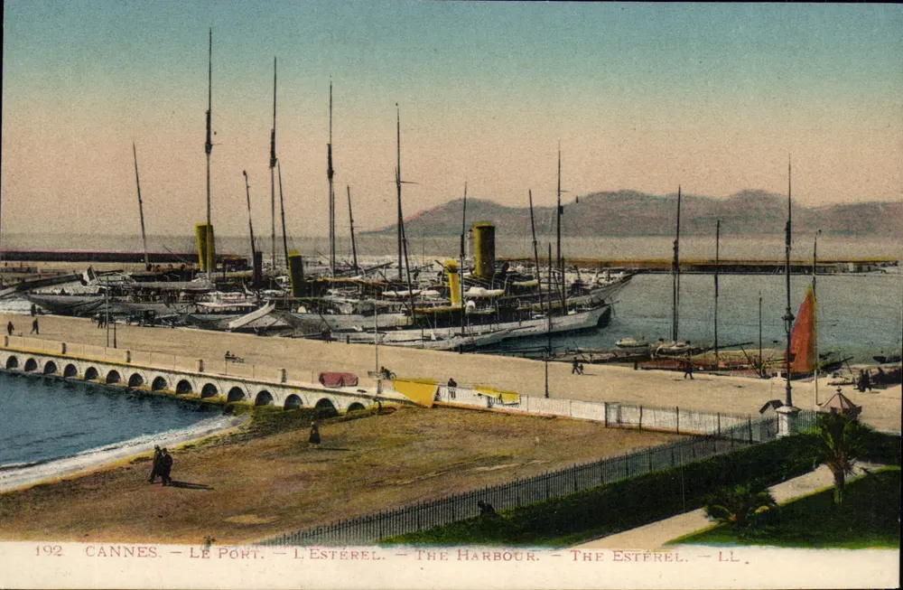 Cannes — O Porto — L'Estérel — The Harbour — The Estérel — LL — 192 - Frente