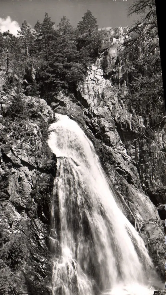 A cascata do Baréon — Saint-Martin-Vésubie (A.M.) — Gie des Arts Photomécaniques, Paris - Frente