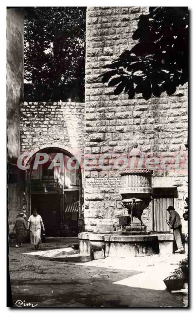 Vence la Jolie (A-M.) — La Fontaine du Peyra — Photo Cottrier Macron - Recto