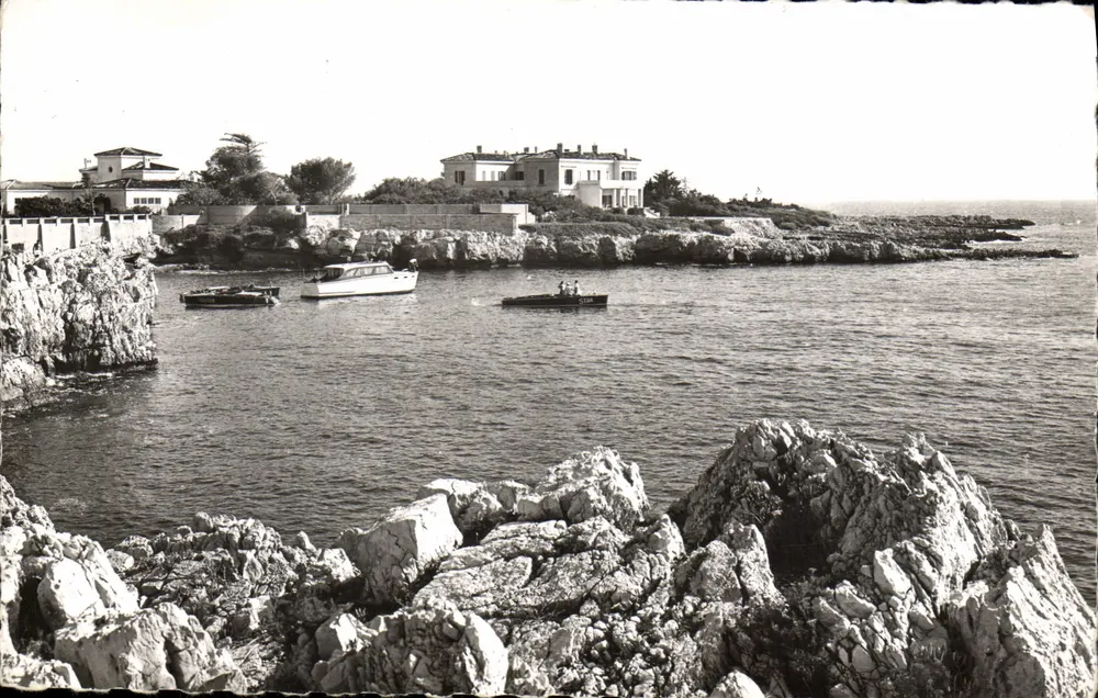 O Cabo de Antibes — A ponta da ilhota — Edições S.F.I.T. Nice - Frente