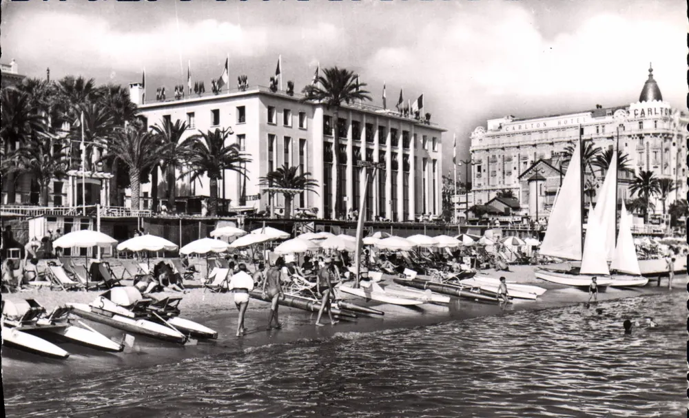 Cannes — Palais du Festival. Das Carlton und die Strandpromenade — Glatigny Edition - Vorderseite