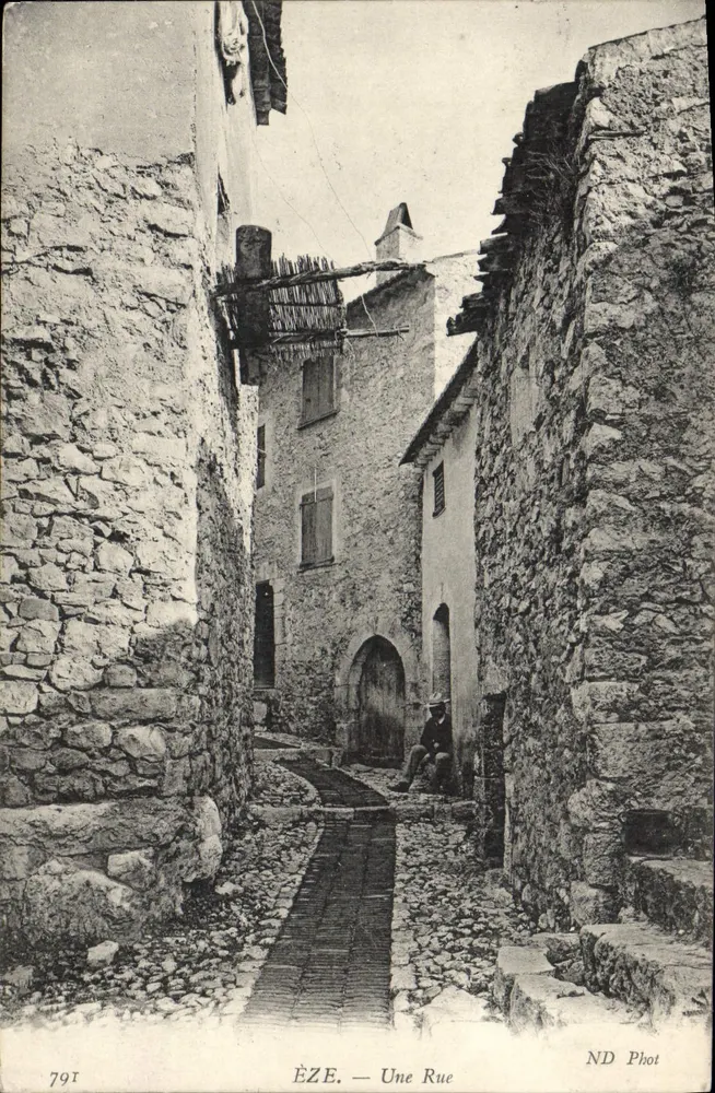 Èze — Uma Rua — ND Phot - Frente