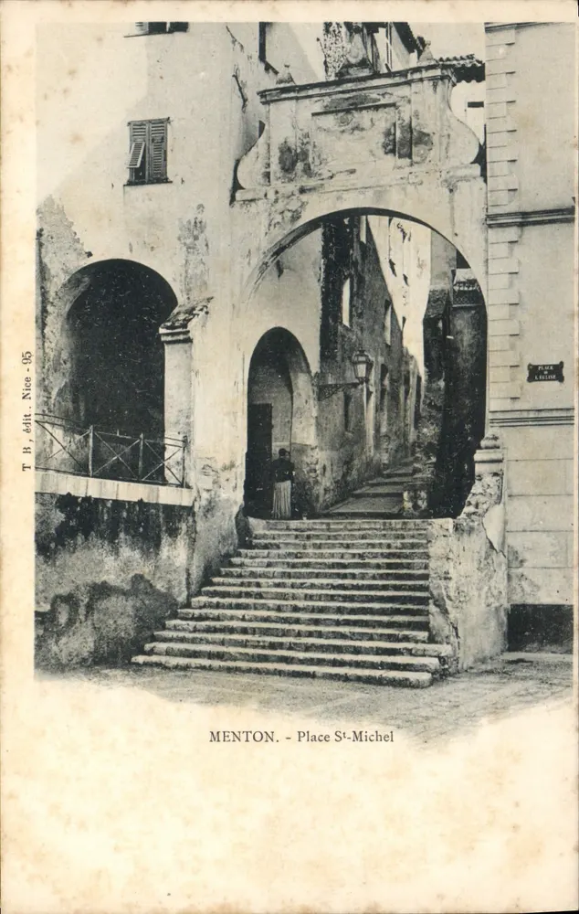 Menton - Place Saint-Michel — entrada monumental com escadarias e arcadas — T.B. édit. Nice - 95 - Frente