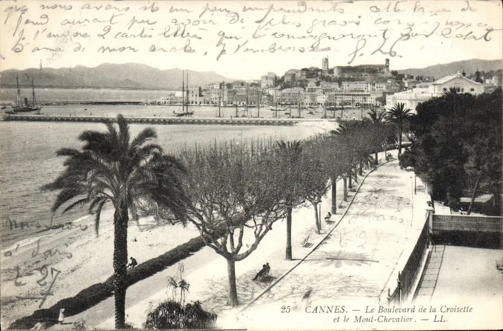 CANNES — Der Boulevard de la Croisette und der Mont-Chevalier — LL. - Vorderseite