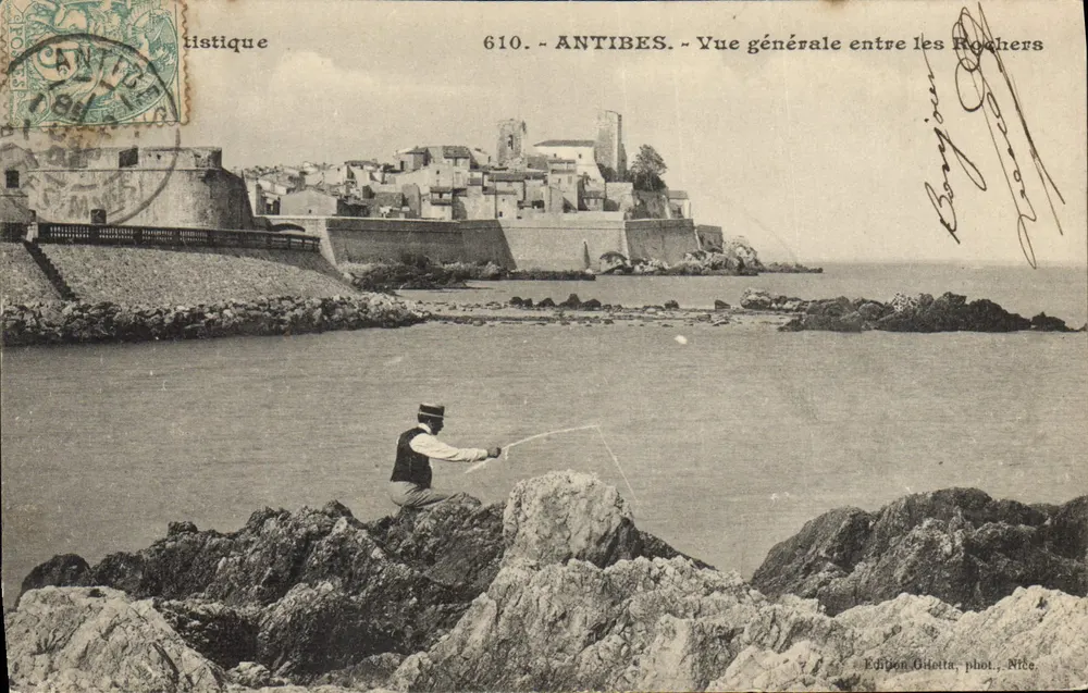 Antibes — Allgemeiner Blick zwischen den Felsen — Edition Giletta, photo., Nice, n°610 - Vorderseite
