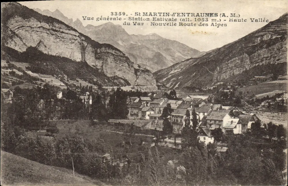 St MARTIN-d'ENTRAUNES (A.M.) — Allgemeiner Blick - Sommerstation (Höhe 1053 m.) - Obere Var-Tal - Neue Alpenroute — Verleger P. Rona, Rotal - Vorderseite