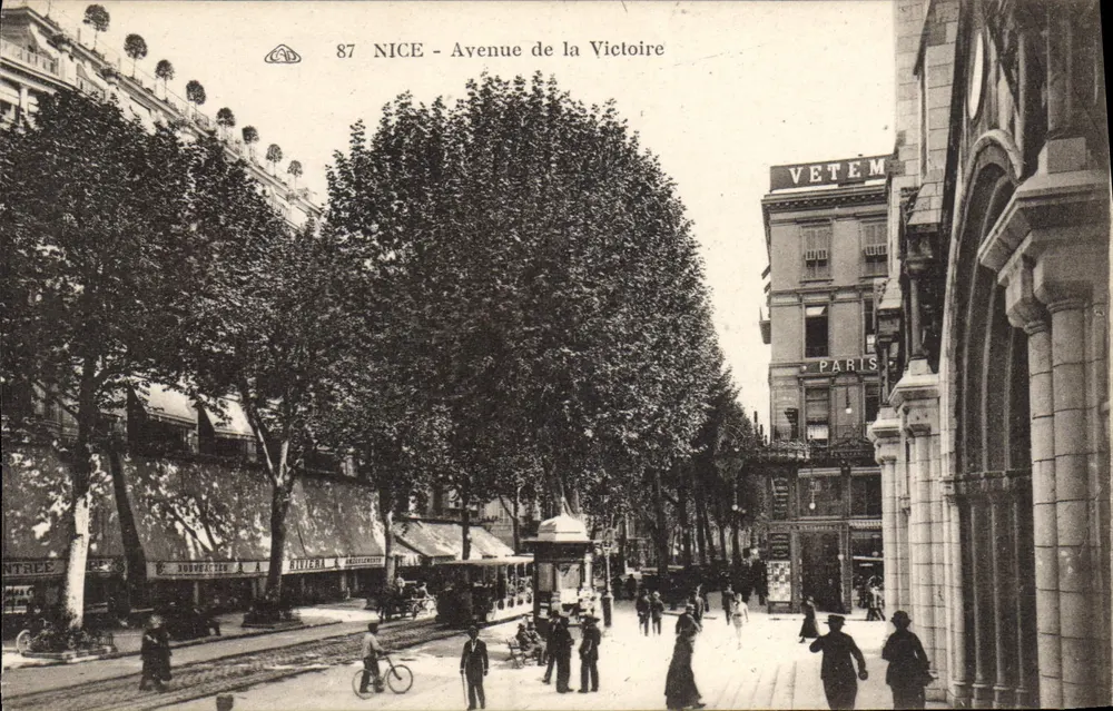 Nice - Avenida da Vitória — vista urbana com trem e comércios — editor CPAdeco Collection, Grambouy - Frente