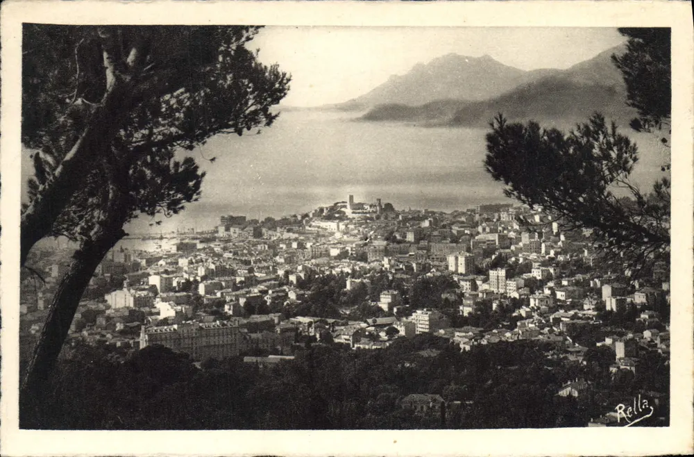 Cannes e o Estérel — Vista geral — Rella - Frente