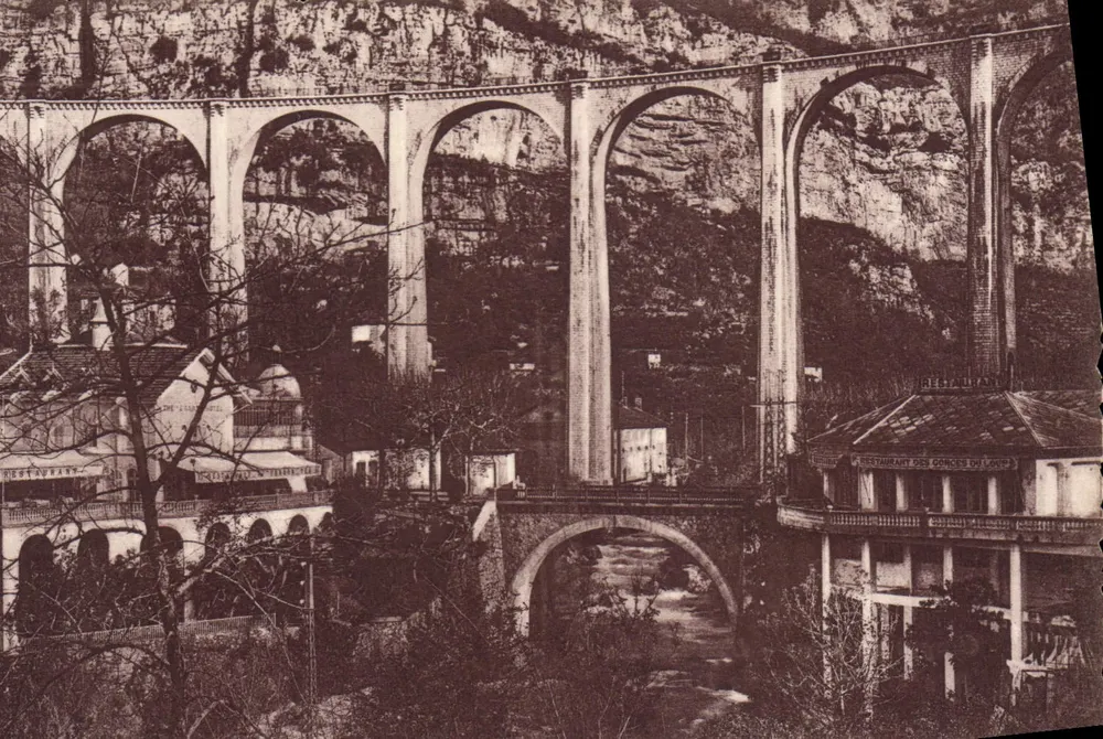 Gorges du Loup — Die Brücke des Loup — Veröffentlicht von der Nationalen Gorges-Agentur - Vorderseite