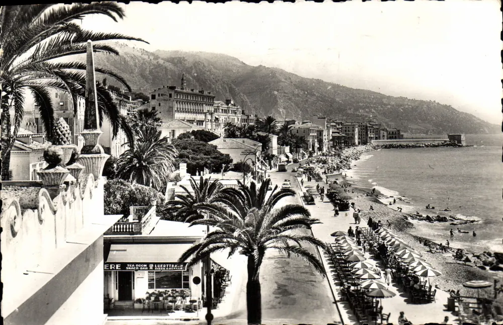 Menton - Die Promenade und die Strände vom Casino aus gesehen — Verlag Menton, Nr. 7550 M - Vorderseite