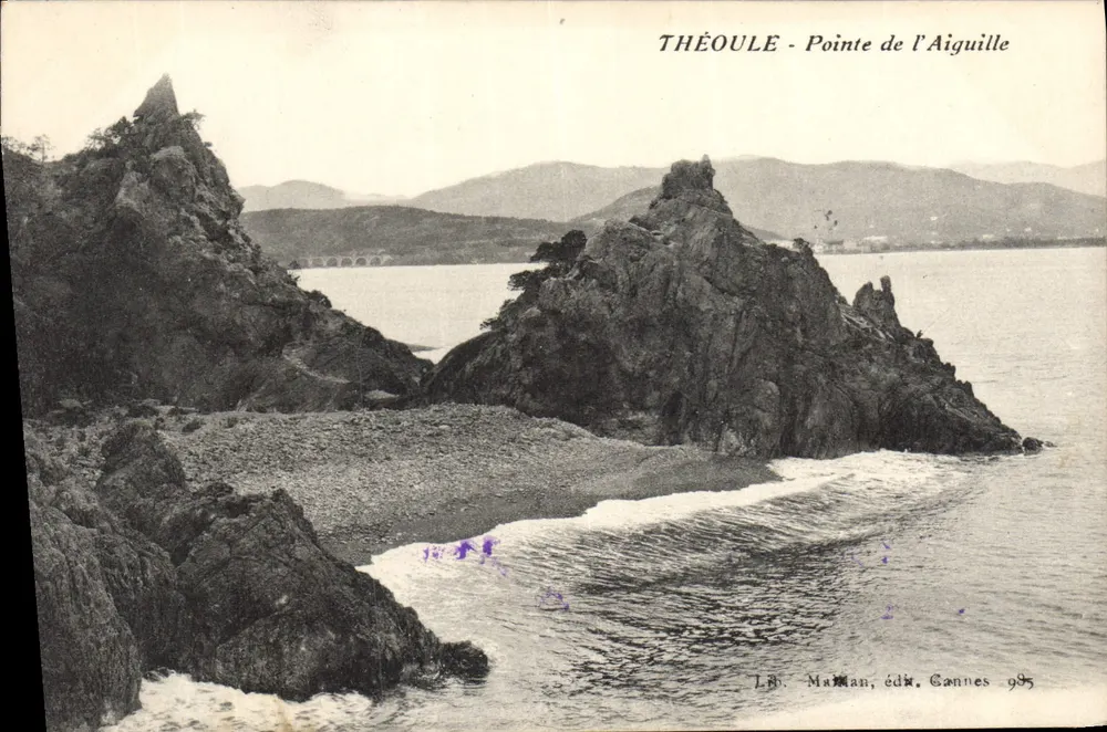 Théoule - Ponta da Agulha — vista da costa rochosa com um ponte em segundo plano — editor L.B. Maïman, Cannes, n° 995 - Frente