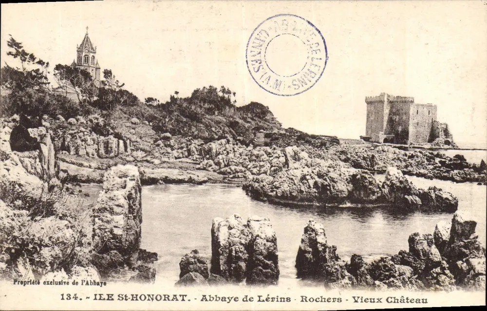 Insel St-Honorat — Abtei Lérins, Felsen, Altes Schloss — Exklusives Eigentum der Abtei - Vorderseite