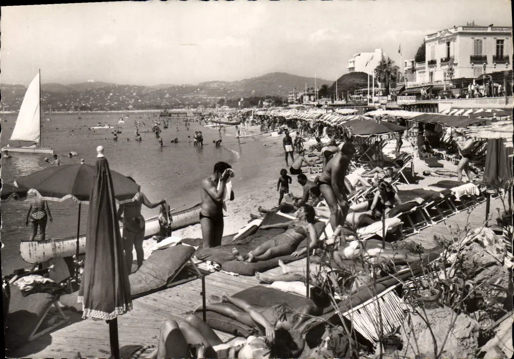 Juan-les-Pins — Die Strandpromenade — Éditions S.E.P.T. - Vorderseite