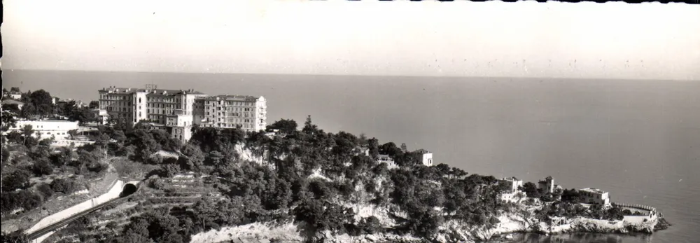 Cap-d'Ail - A praia Mala, o Cap e o Eden — Edições S.E.P.T. - Nice - Frente