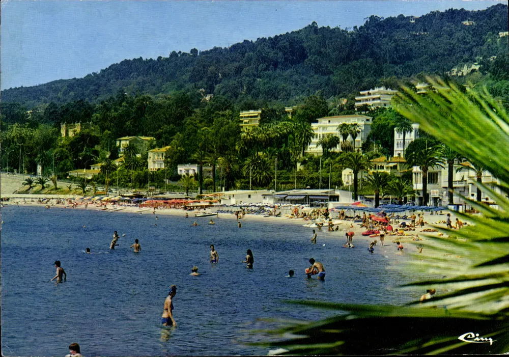 Golfe-Juan — A praia — Cing - Frente