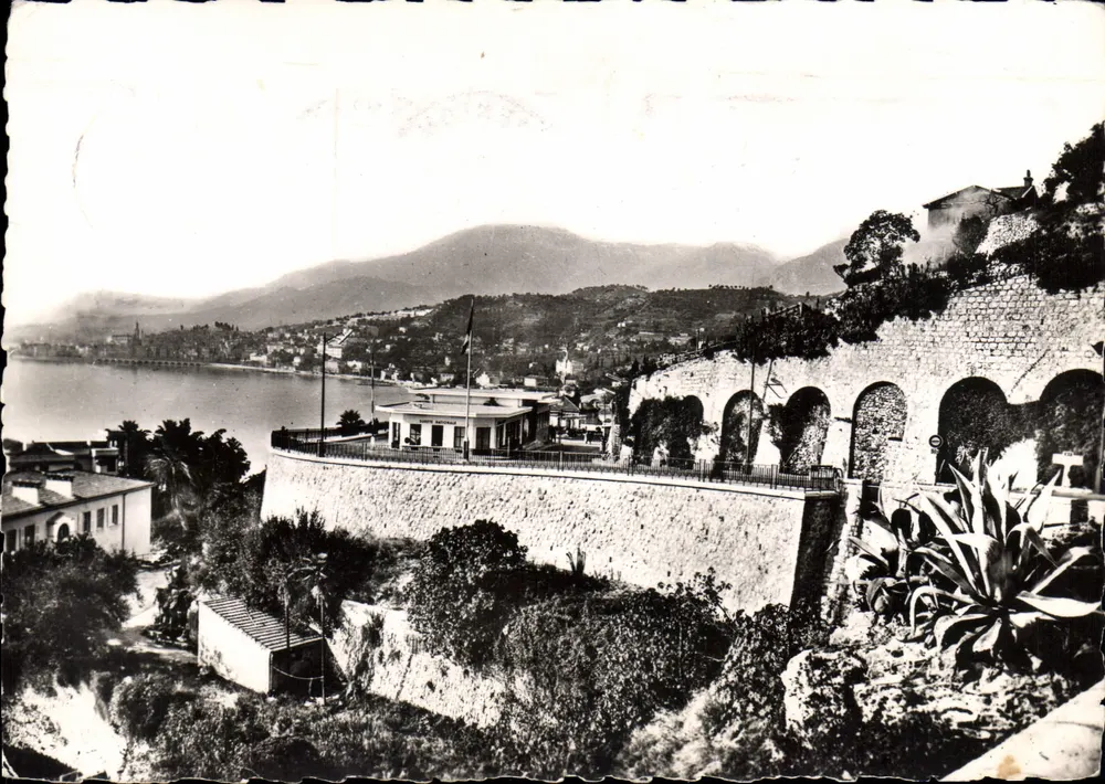 Menton — Vista geral. A fronteira italiana — Printania, n° 583 - Frente