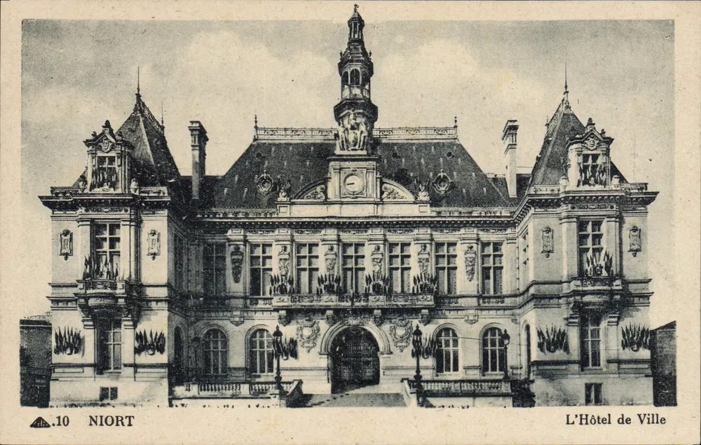 Niort — Ayuntamiento — Cie des Arts Photomécaniques, París - Anverso