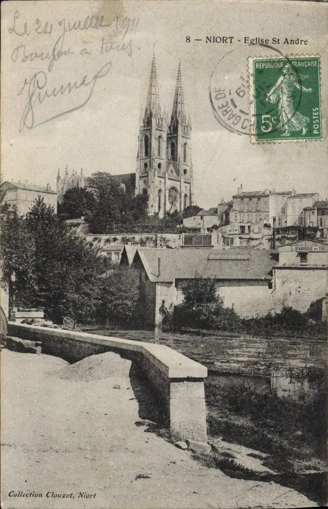 Niort - Igreja de São André — vista da cidade com o rio e uma ponte — editor Clouzot, Niort, n°8 - Frente