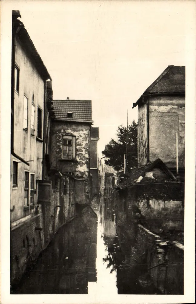 Amiens (Somme) — Ansicht aus der Altstadt — Verlag: Réant, Paris - Vorderseite