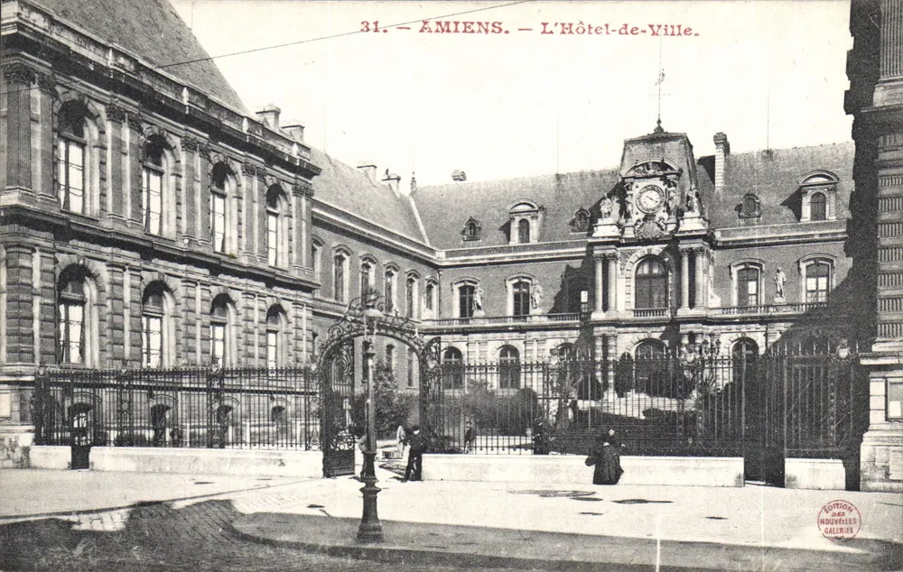Amiens — O Hôtel-de-Ville — Edição das Novas Galerias, n°31 - Frente