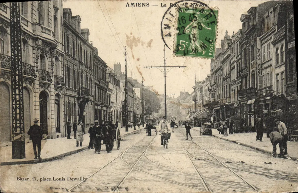 Amiens — A Rua de Novon — Bazar, 17, praça Louis Dewailly - Frente