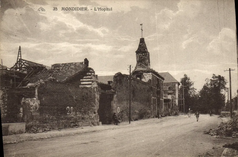 Mondidier - Het ziekenhuis — ruïnes na de oorlog — uitgever CPAdeCollection - Voorkant