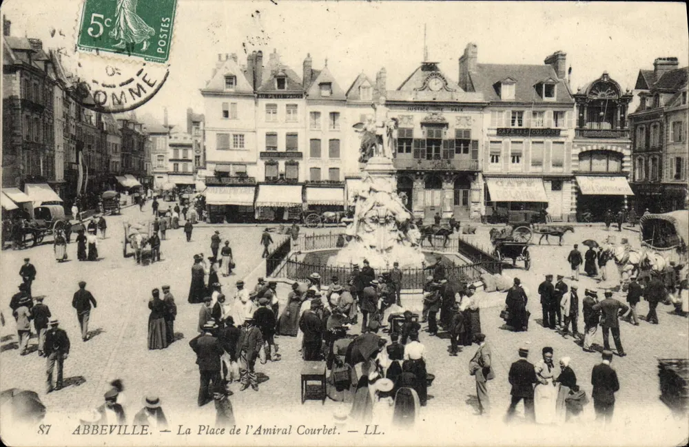 Abbeville — Die Place de l'Amiral Courbet — LL. n°87 - Vorderseite