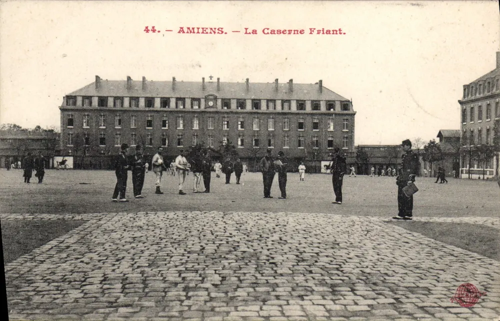 Amiens — A Caserna Friant — editor anônimo, n° 44 - Frente