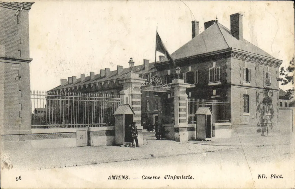 Amiens — Quartel de Infantaria — ND. Fot. n° 96 - Frente