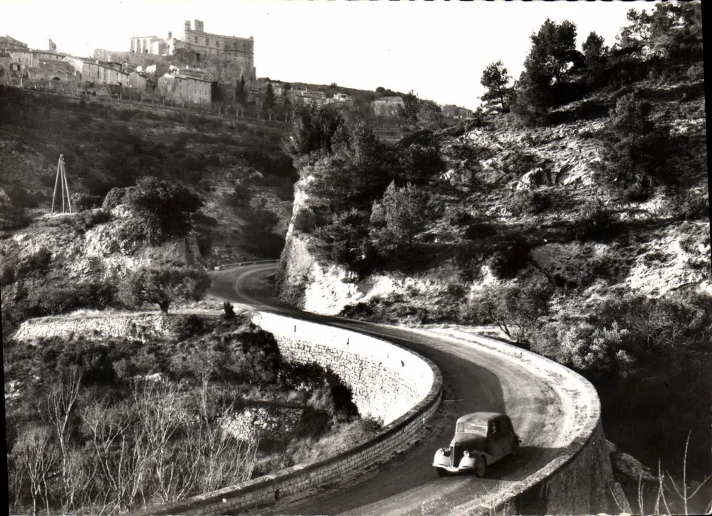 Ansicht der Caromb Straße — Umgebung von Caromb (Vaucluse) — Verlag nicht sichtbar - Vorderseite