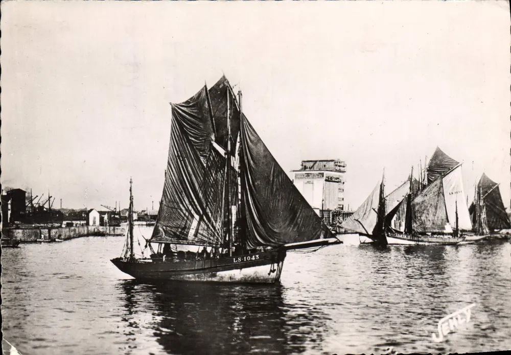 Port des Sables d'Olonne — Abfahrt zur Thunfischfischerei — Editions JEHLY n°417 - Vorderseite