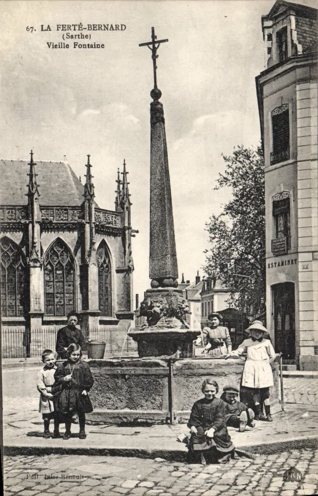 La Ferté-Bernard (Sarthe) — Alte Fontäne mit Kreuz und gotische Kirche — Éd. Jules Ronoult n°67 - Vorderseite