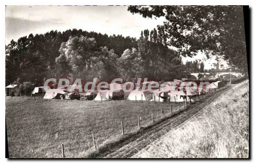 Camping em Noyen-sur-Sarthe — Terreno de Camping — Foto reproduzida por M. Belin - Frente