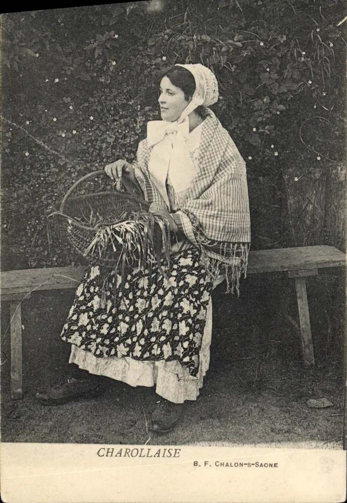 Charollaise — Mulher vestindo traje tradicional segurando um cesto — B. F. Chalon-saône - Frente