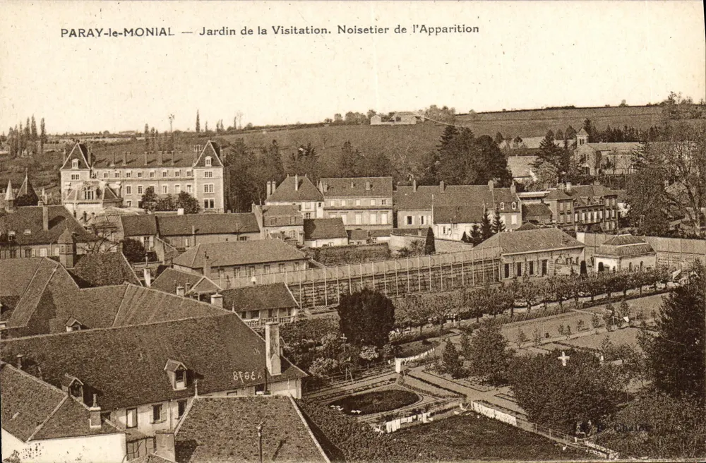 Paray-le-Monial — Garten der Visitation. Haselnußbaum der Erscheinung - Vorderseite
