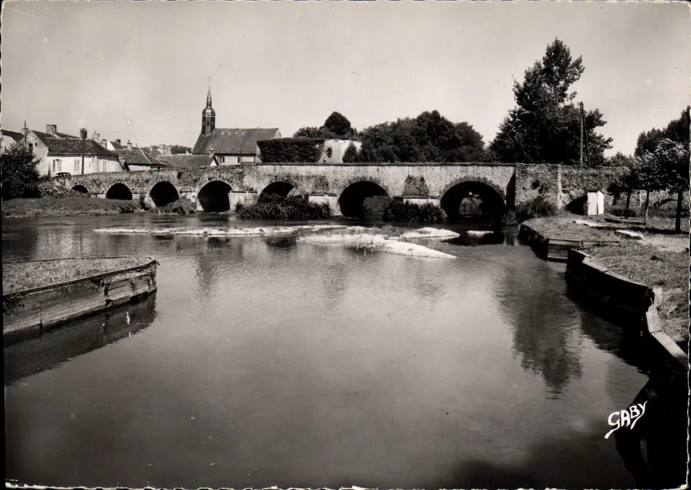 Brücke von Gennes (Sarthe) — Der alte Brücke über die Huisne — Éditions Gaby - Vorderseite